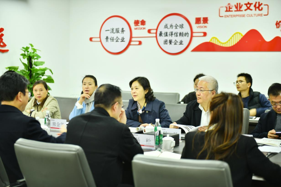 四川省商务厅副厅长尹奇志一行莅临k8凯发餐饮集团调研指导